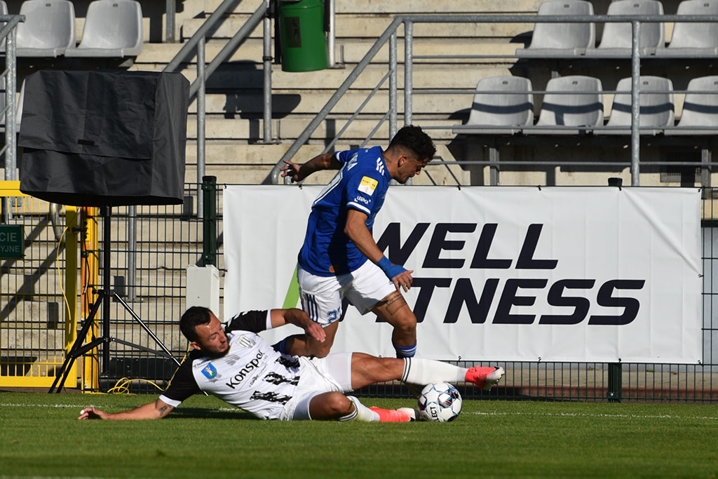 Miedź Legnica wygrywa z Sandecją Nowy Sącz