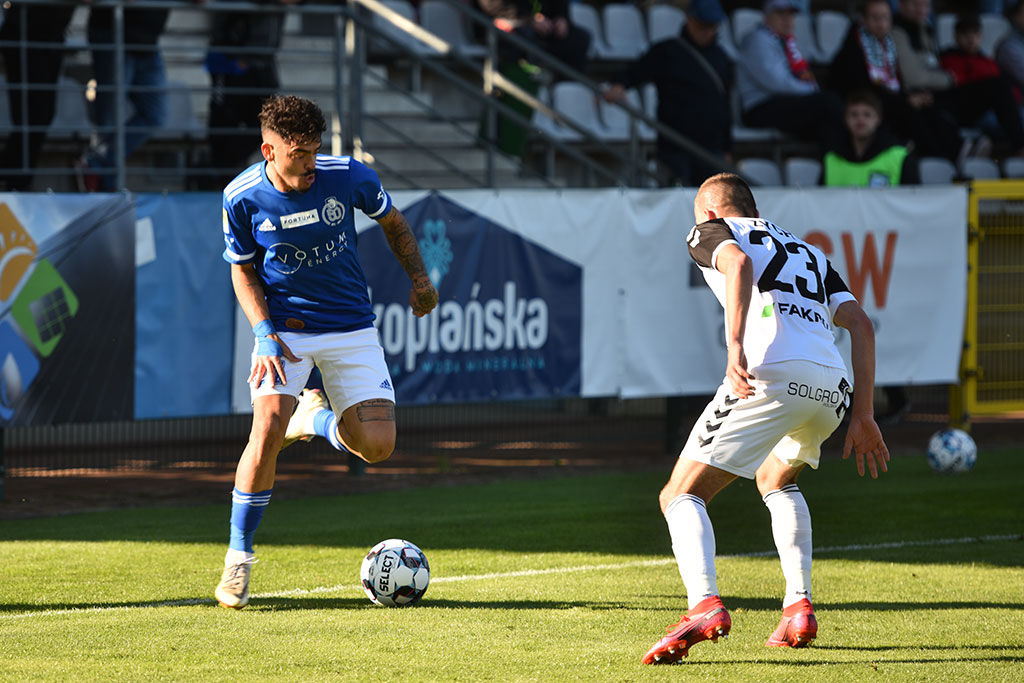 Miedź Legnica wygrywa z Sandecją Nowy Sącz