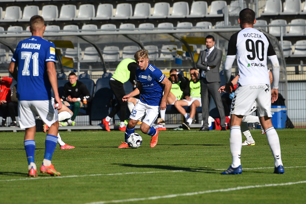 Miedź Legnica wygrywa z Sandecją Nowy Sącz