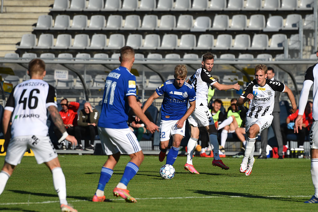 Miedź Legnica wygrywa z Sandecją Nowy Sącz
