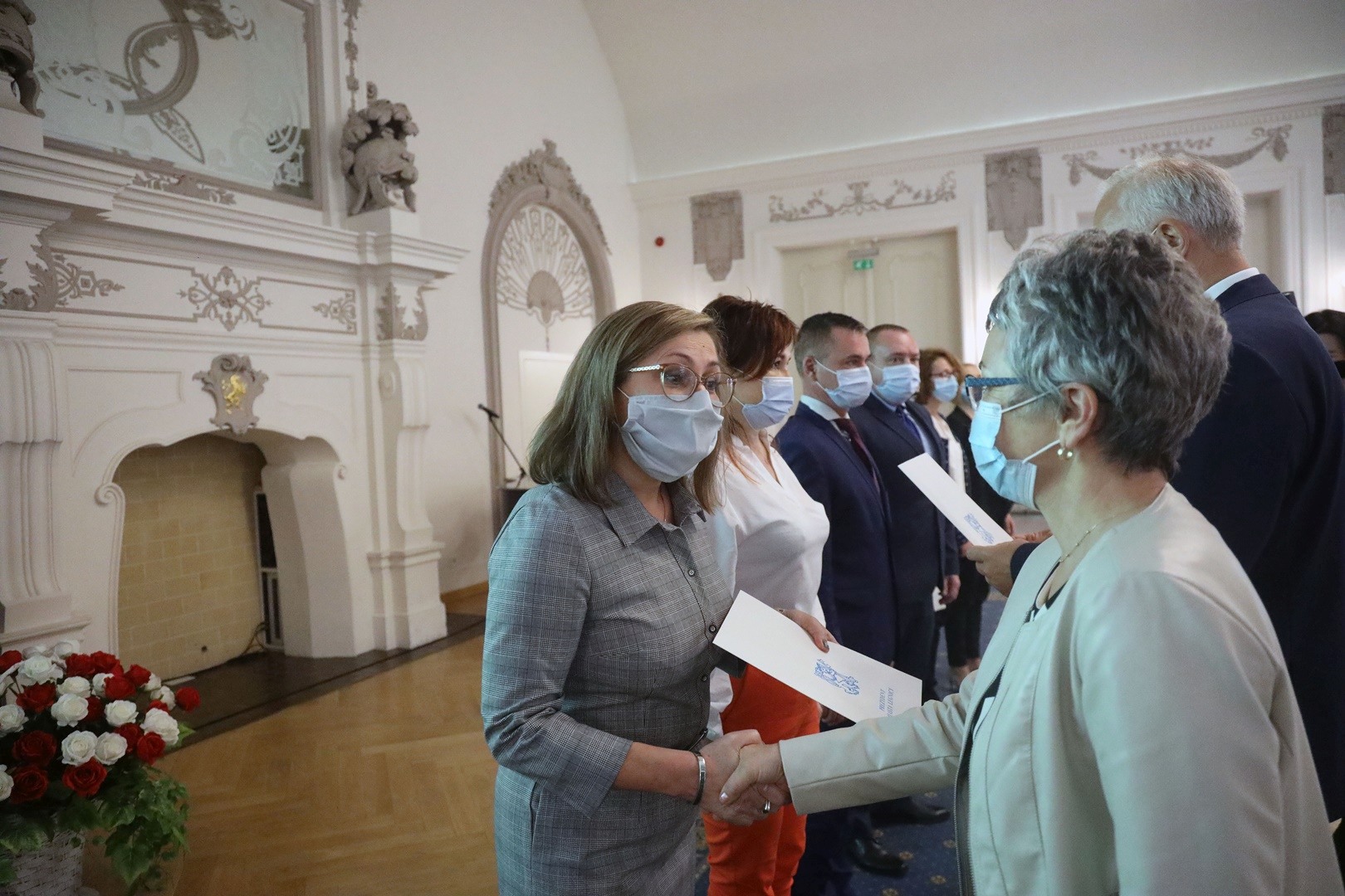 Prezydent nagrodził 75 dyrektorów i nauczycieli szkół