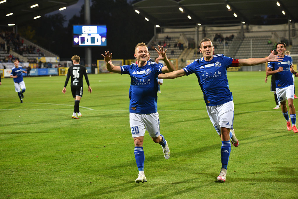 1 liga: Miedź Legnica - Zagłębie Sosnowiec 4:0 (2:0)