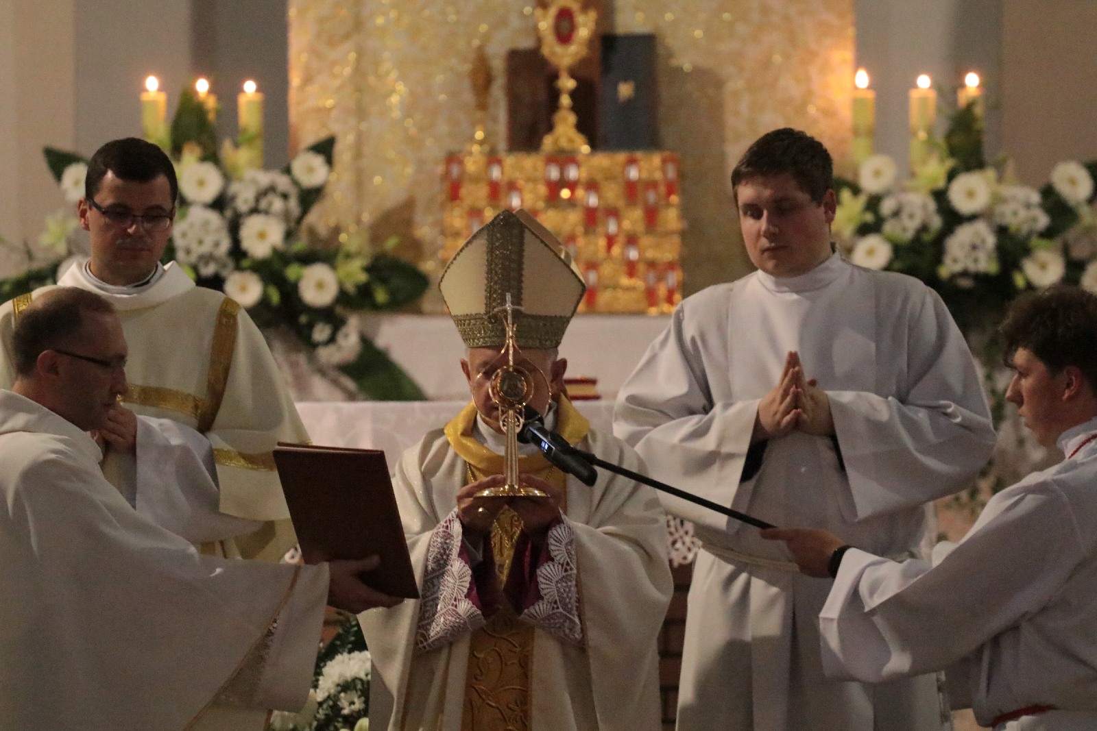 Relikwie Świętego Jana Pawła II w legnickim kościele    
