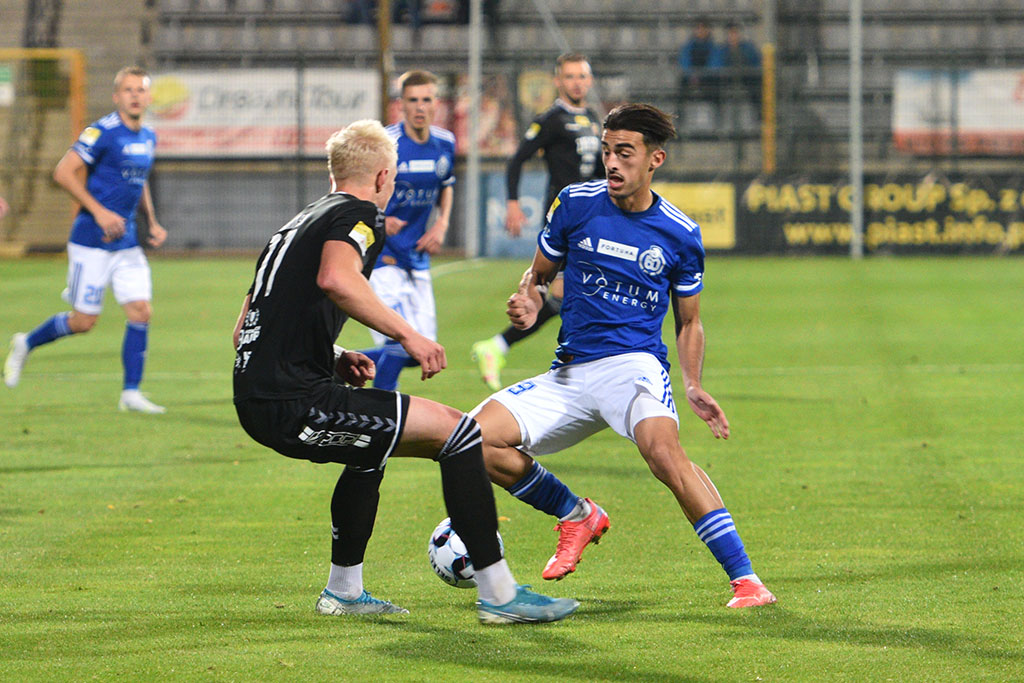 1 liga: Miedź Legnica - Zagłębie Sosnowiec 4:0 (2:0)