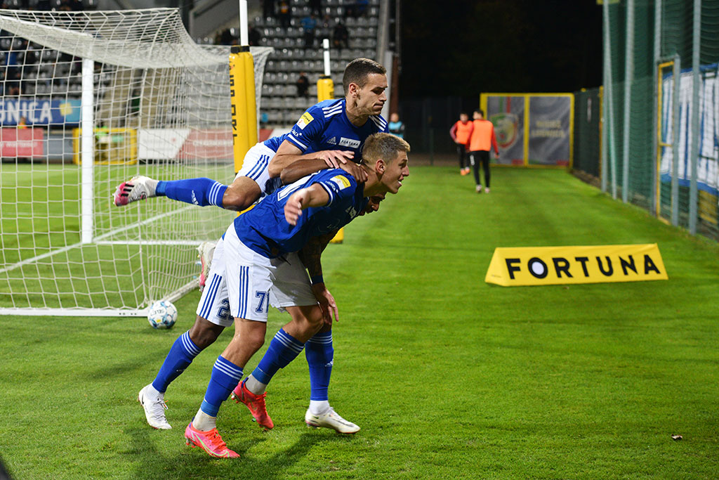 1 liga: Miedź Legnica - Zagłębie Sosnowiec 4:0 (2:0)
