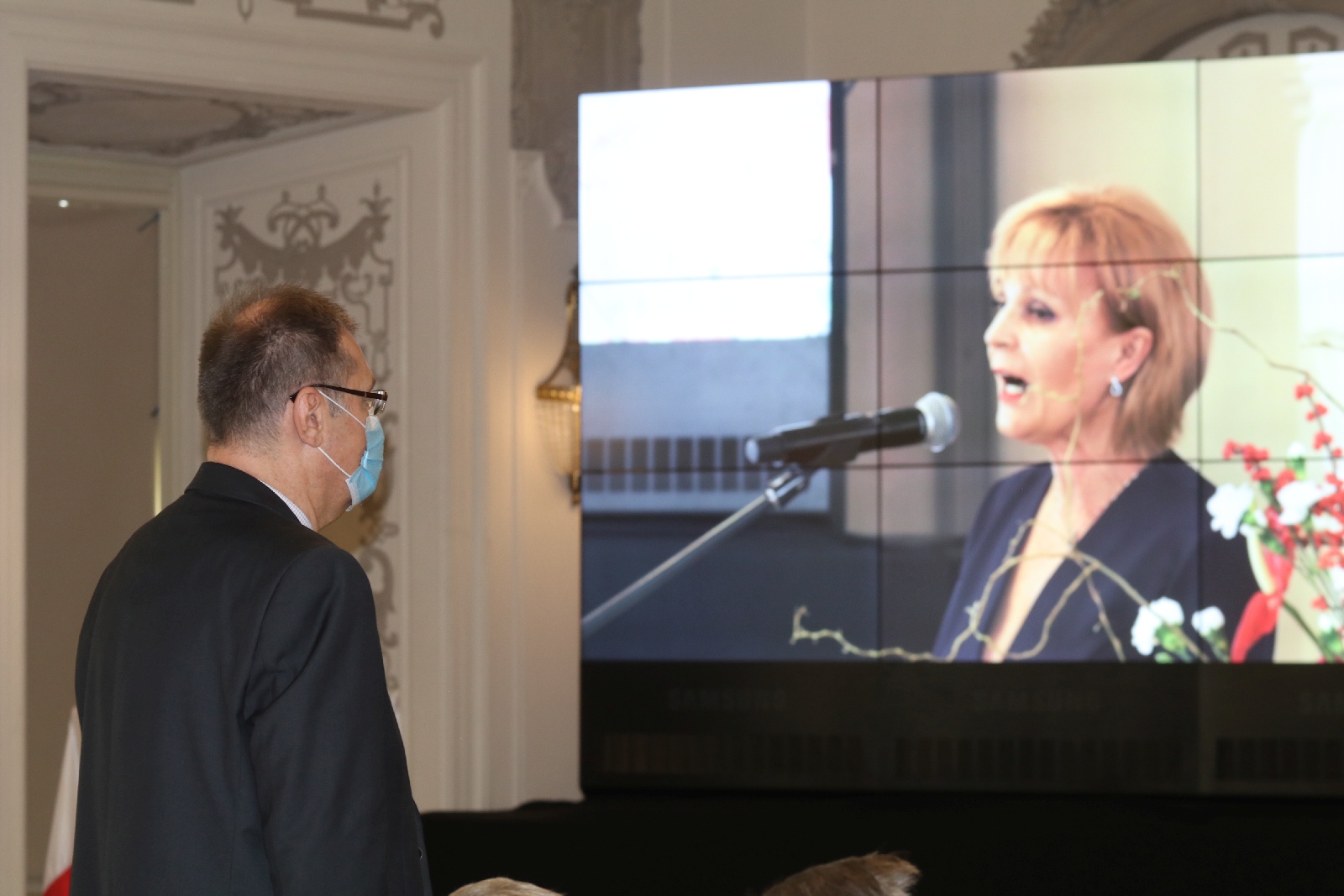 Otrzymali odznaczenia i nagrody z okazji Dnia Edukacji Narodowej