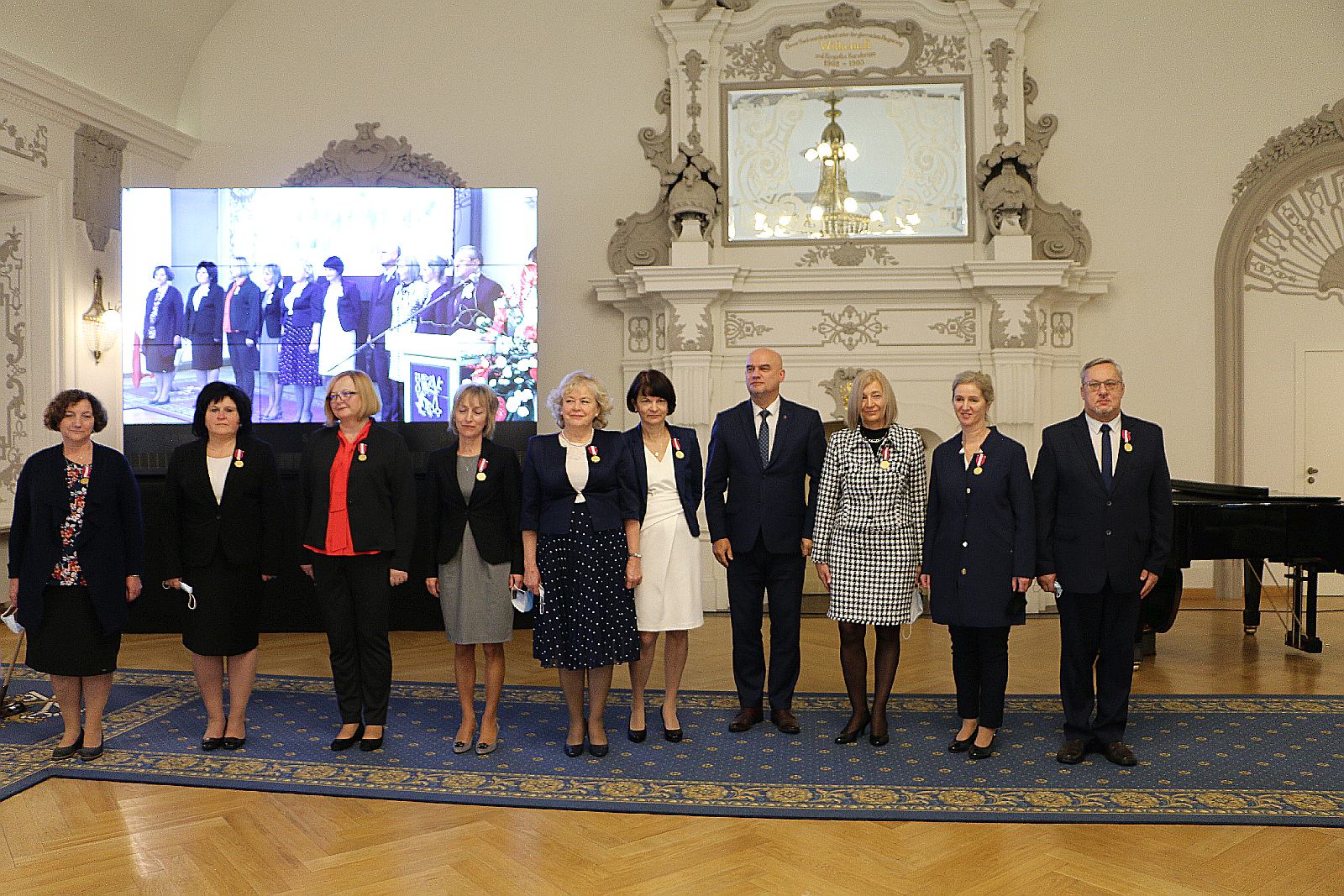 Otrzymali odznaczenia i nagrody z okazji Dnia Edukacji Narodowej