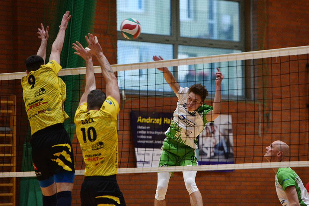 Siatkarze Ikara Legnica przegrali mecz z Volley Jelcz-Laskowice