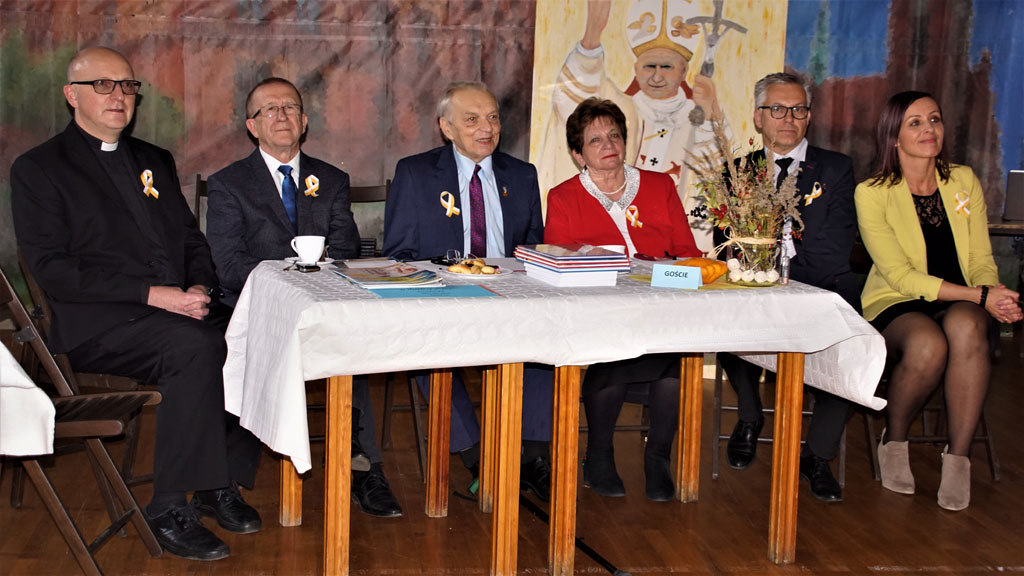 W SP nr 1 odbył się wieczór pamięci o św. Janie Pawle II