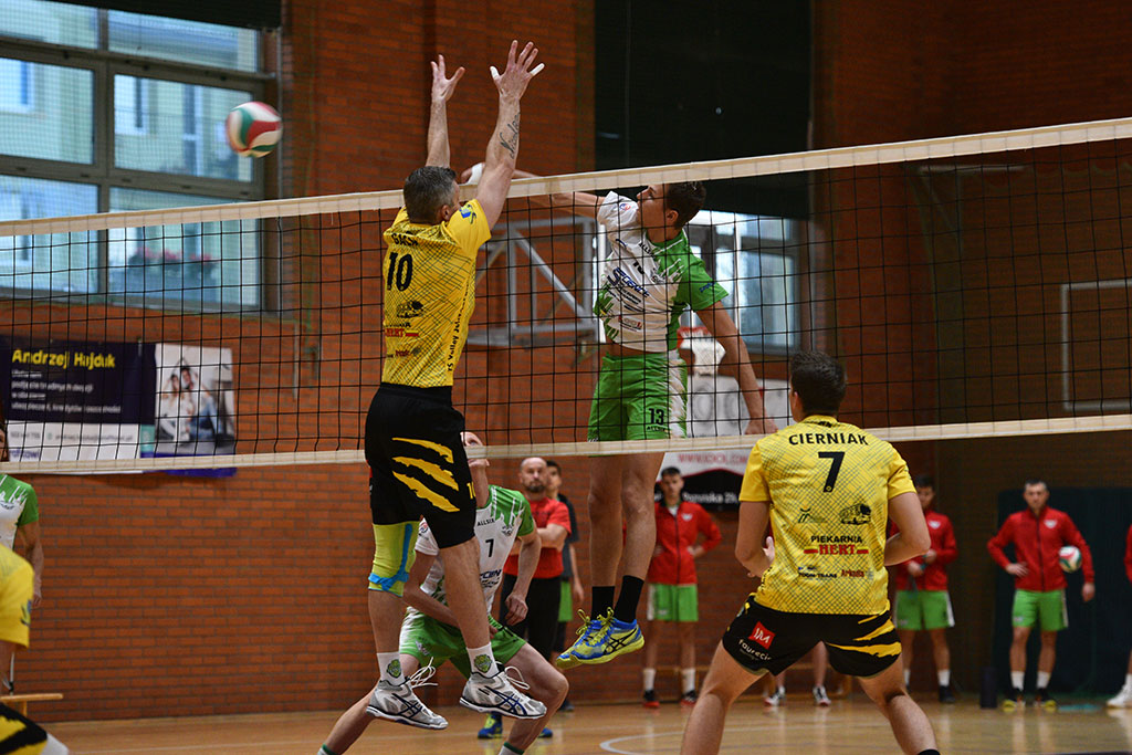 Siatkarze Ikara Legnica przegrali mecz z Volley Jelcz-Laskowice