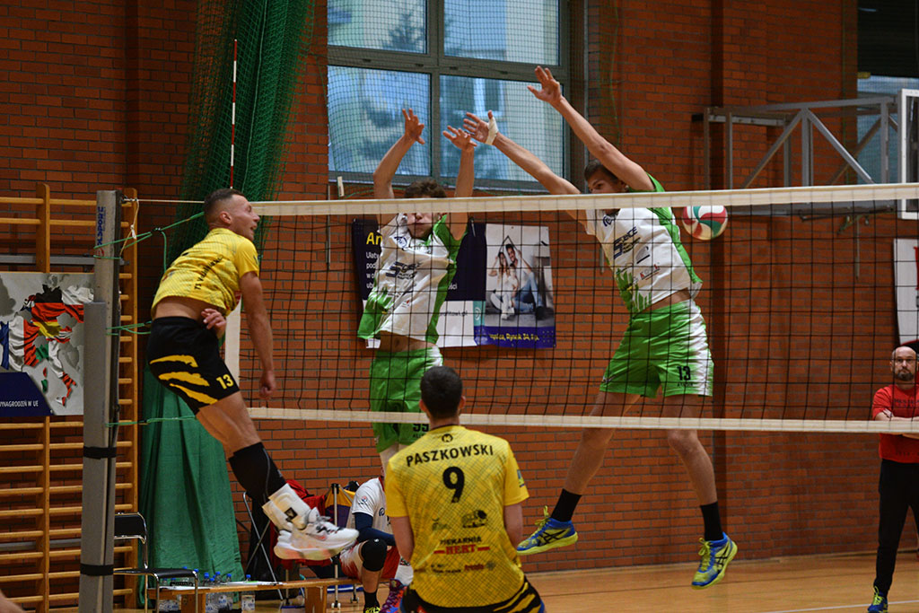 Siatkarze Ikara Legnica przegrali mecz z Volley Jelcz-Laskowice