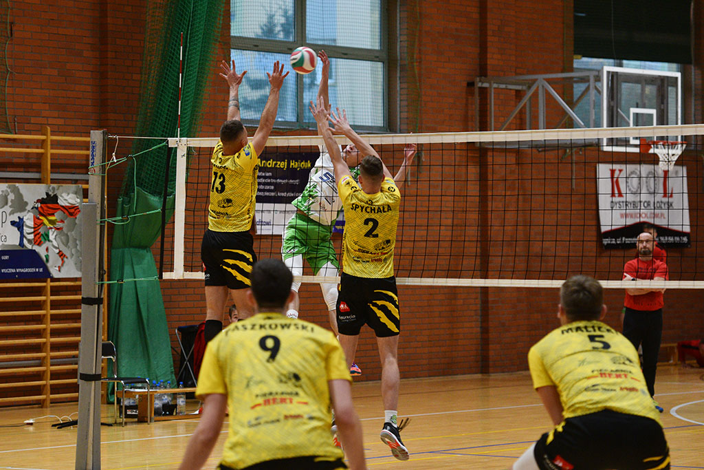 Siatkarze Ikara Legnica przegrali mecz z Volley Jelcz-Laskowice