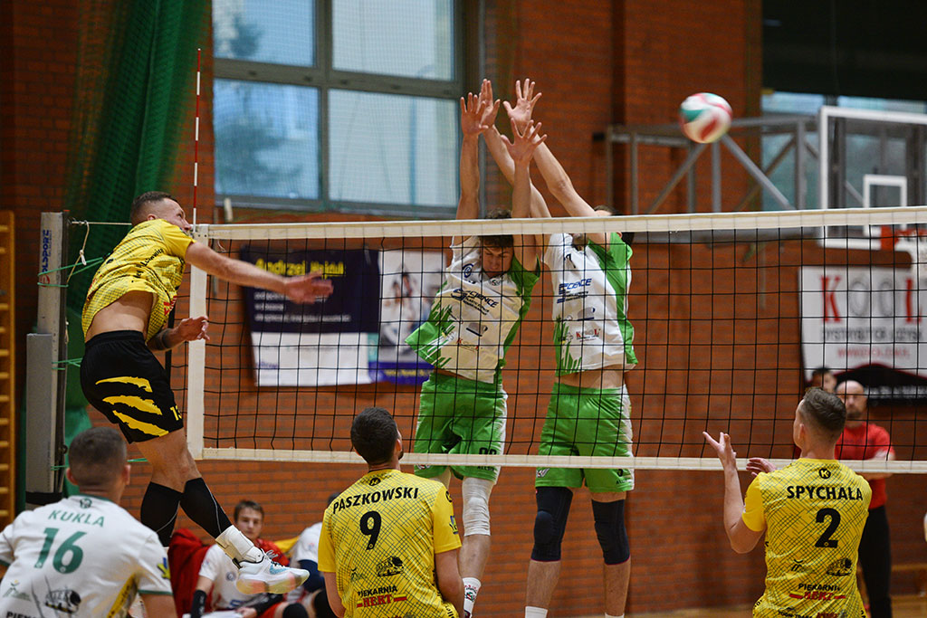 Siatkarze Ikara Legnica przegrali mecz z Volley Jelcz-Laskowice