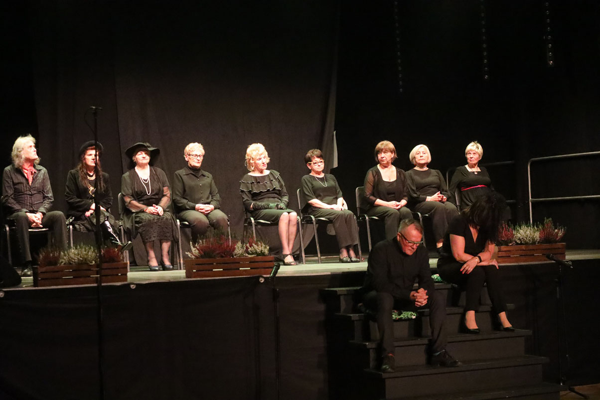 Dziś legniccy seniorzy zaprezentowali się jako aktorzy