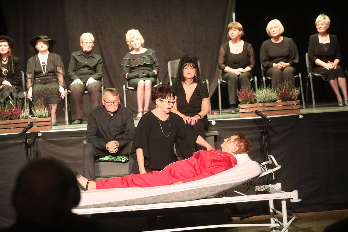 Dziś legniccy seniorzy zaprezentowali się jako aktorzy