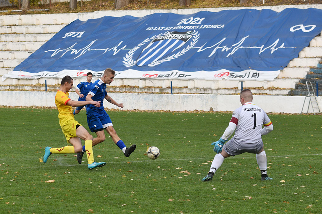 Derby na Grabskiego. Konfeks wysoko pokonał KS Legnickie Pole