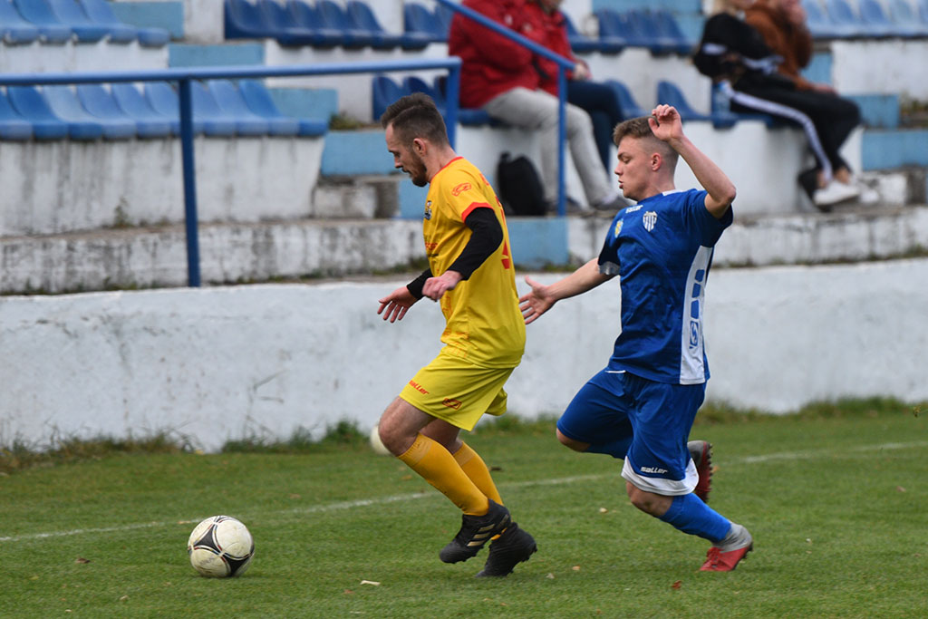 Derby na Grabskiego. Konfeks wysoko pokonał KS Legnickie Pole