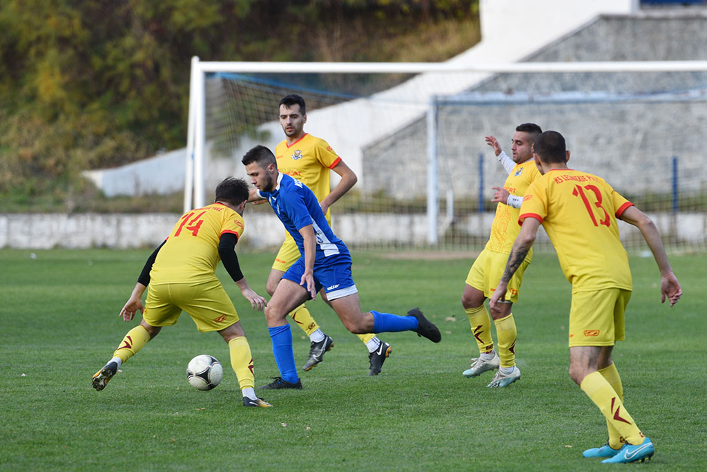 Derby na Grabskiego. Konfeks wysoko pokonał KS Legnickie Pole