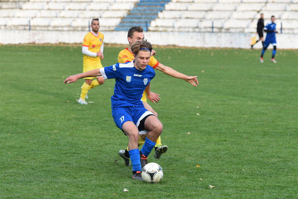 Derby na Grabskiego. Konfeks wysoko pokonał KS Legnickie Pole