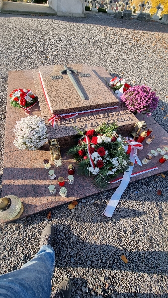 Cmentarz Łyczakowski we Lwowie w przeddzień Wszystkich Świętych