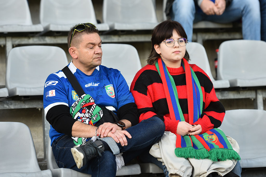 Kibice na meczu Miedź Legnica - Arka Gdynia