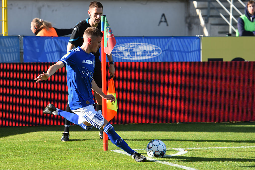 Miedź Legnica pokonała Arkę i goni lidera