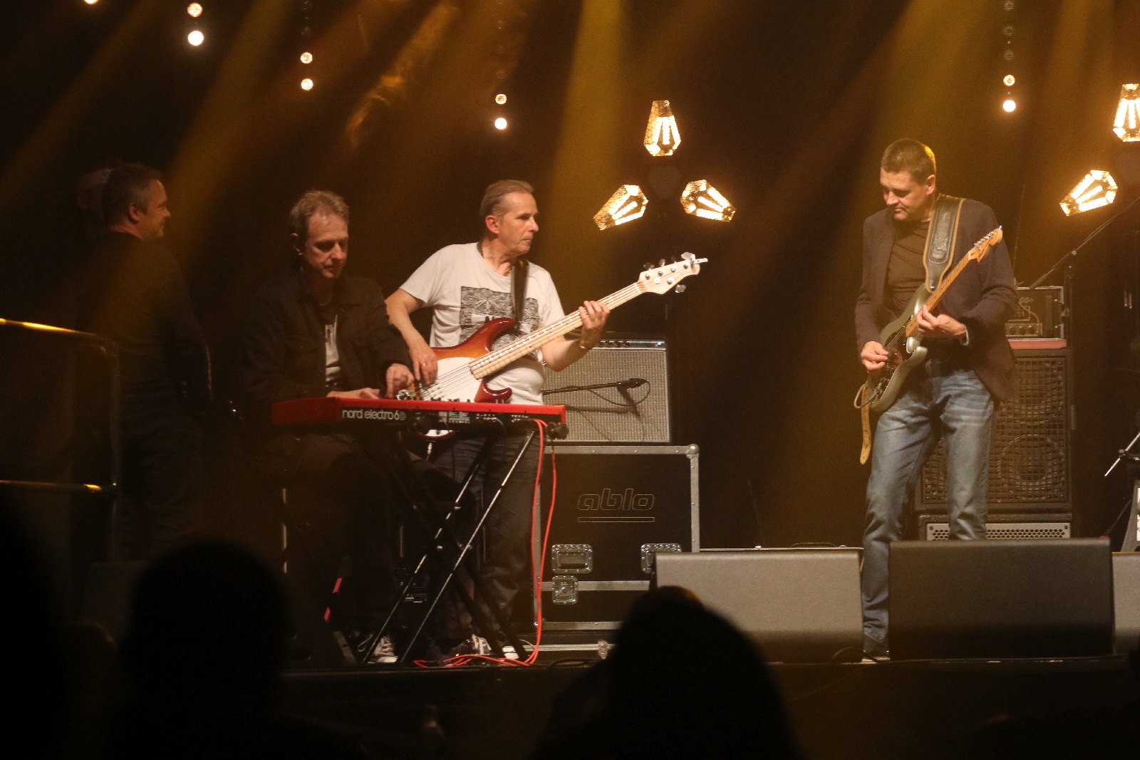 Rock, blues i reggae. Muzyczne zaduszki w Sali Maneżowej
