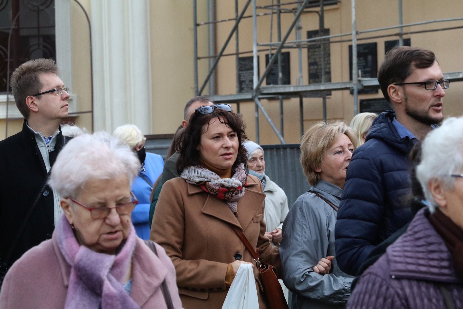 Procesja wiernych przeszła przez legnicki cmentarz
