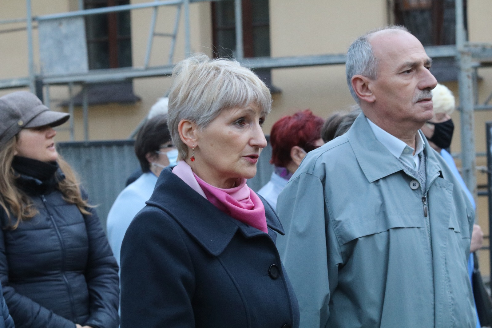Procesja wiernych przeszła przez legnicki cmentarz
