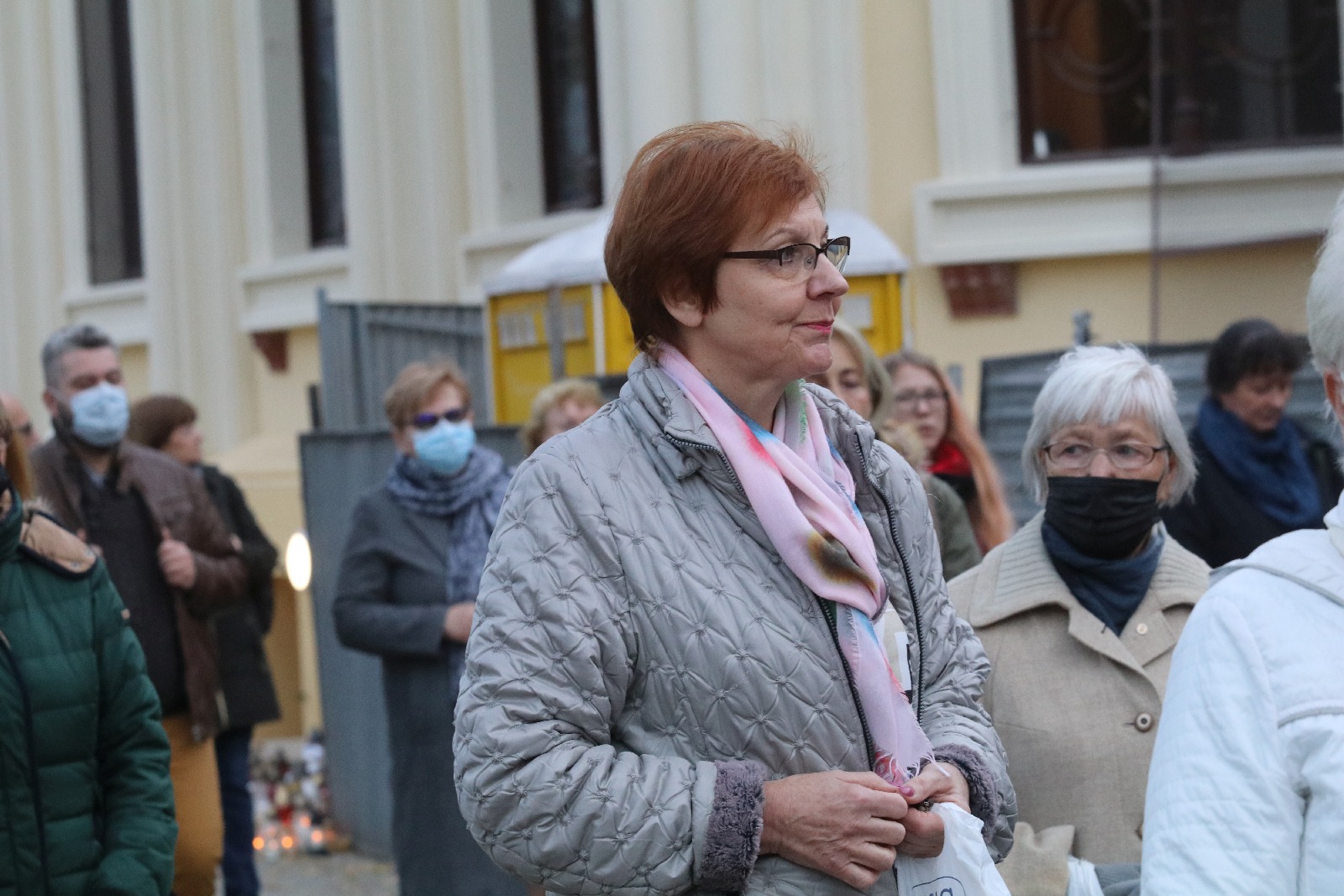 Procesja wiernych przeszła przez legnicki cmentarz
