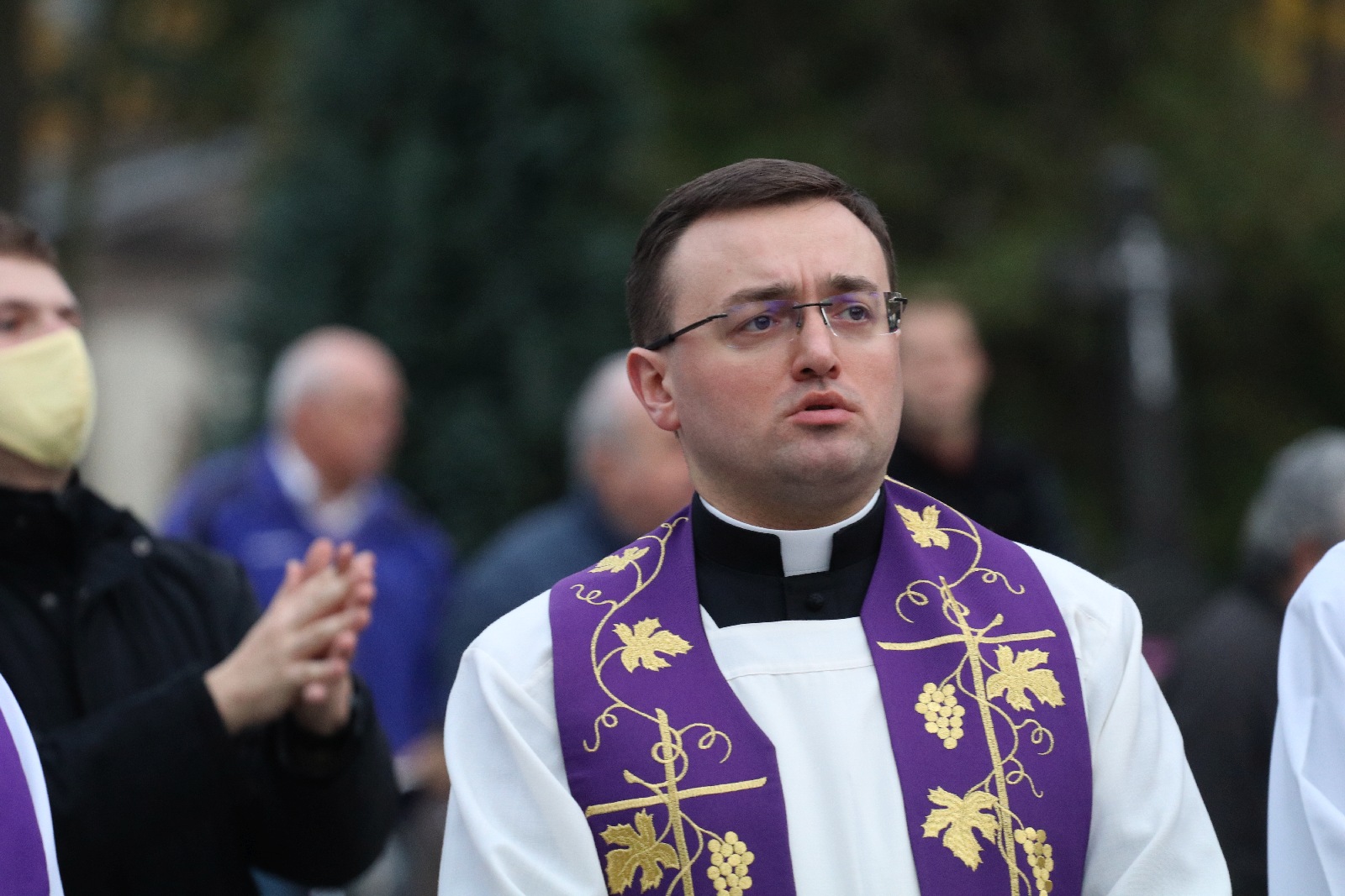 Procesja wiernych przeszła przez legnicki cmentarz

