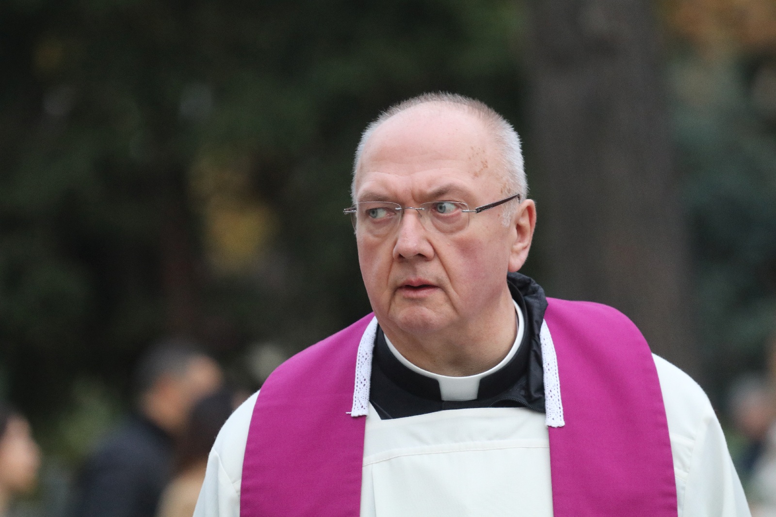 Procesja wiernych przeszła przez legnicki cmentarz
