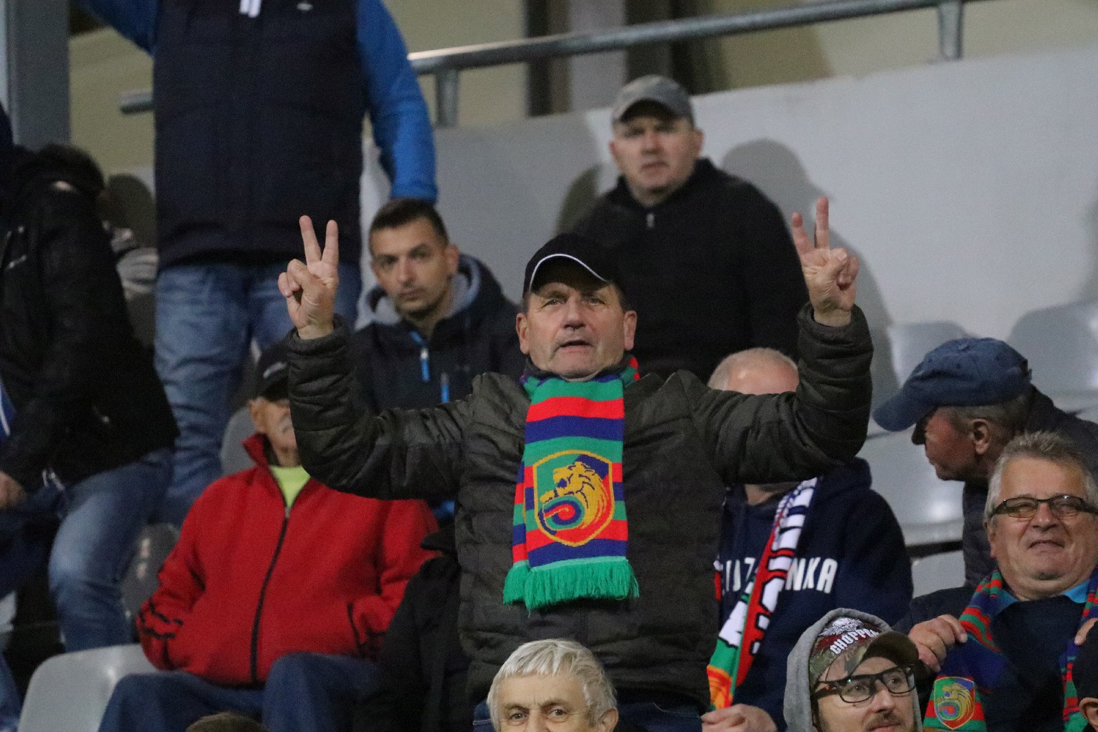 Mimo dopingu kibiców piłkarze Miedzi nie dali rady Łęcznej