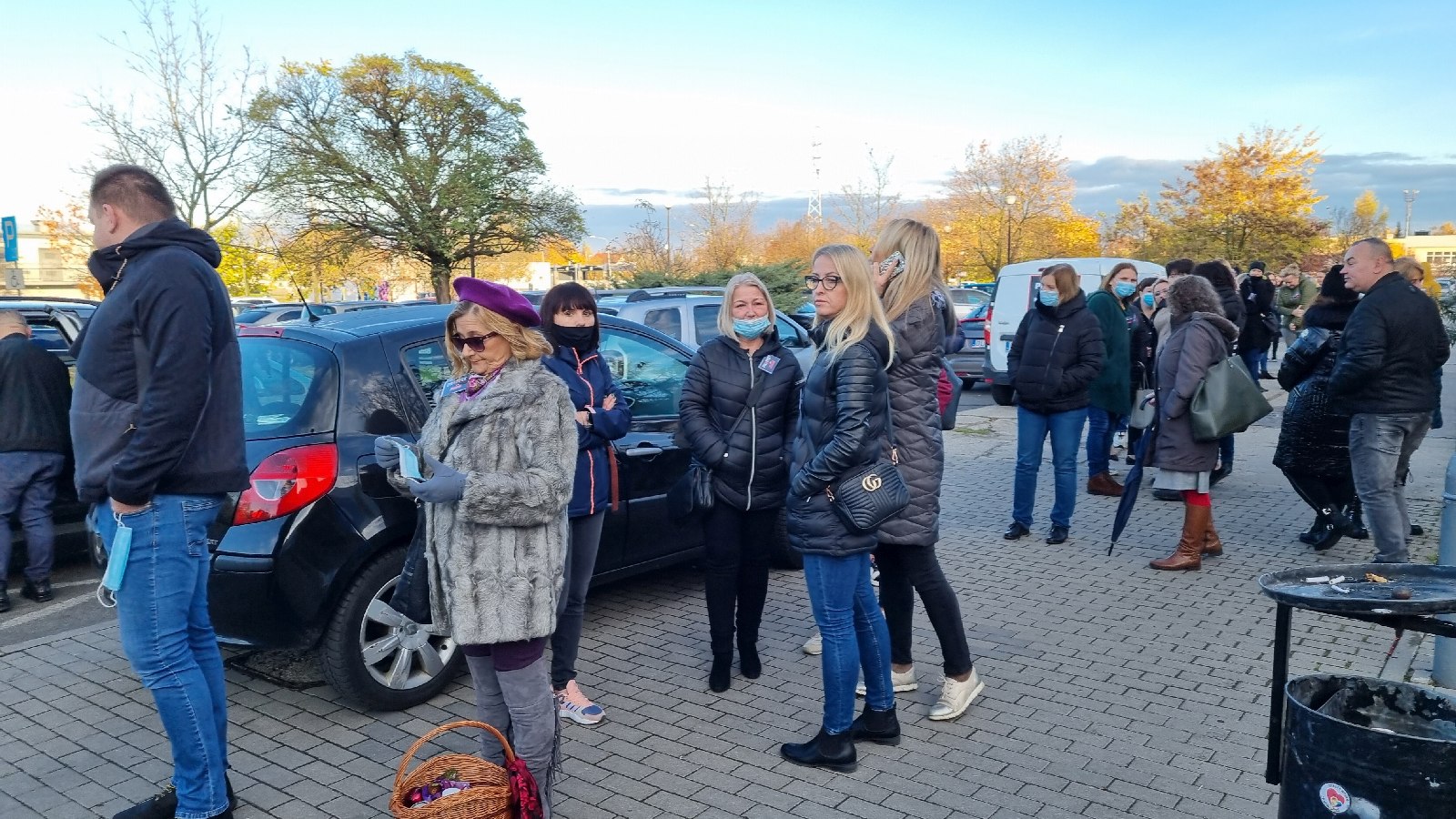 Pracownicy legnickiego MOPS-u i DPS-u protestują oddając krew