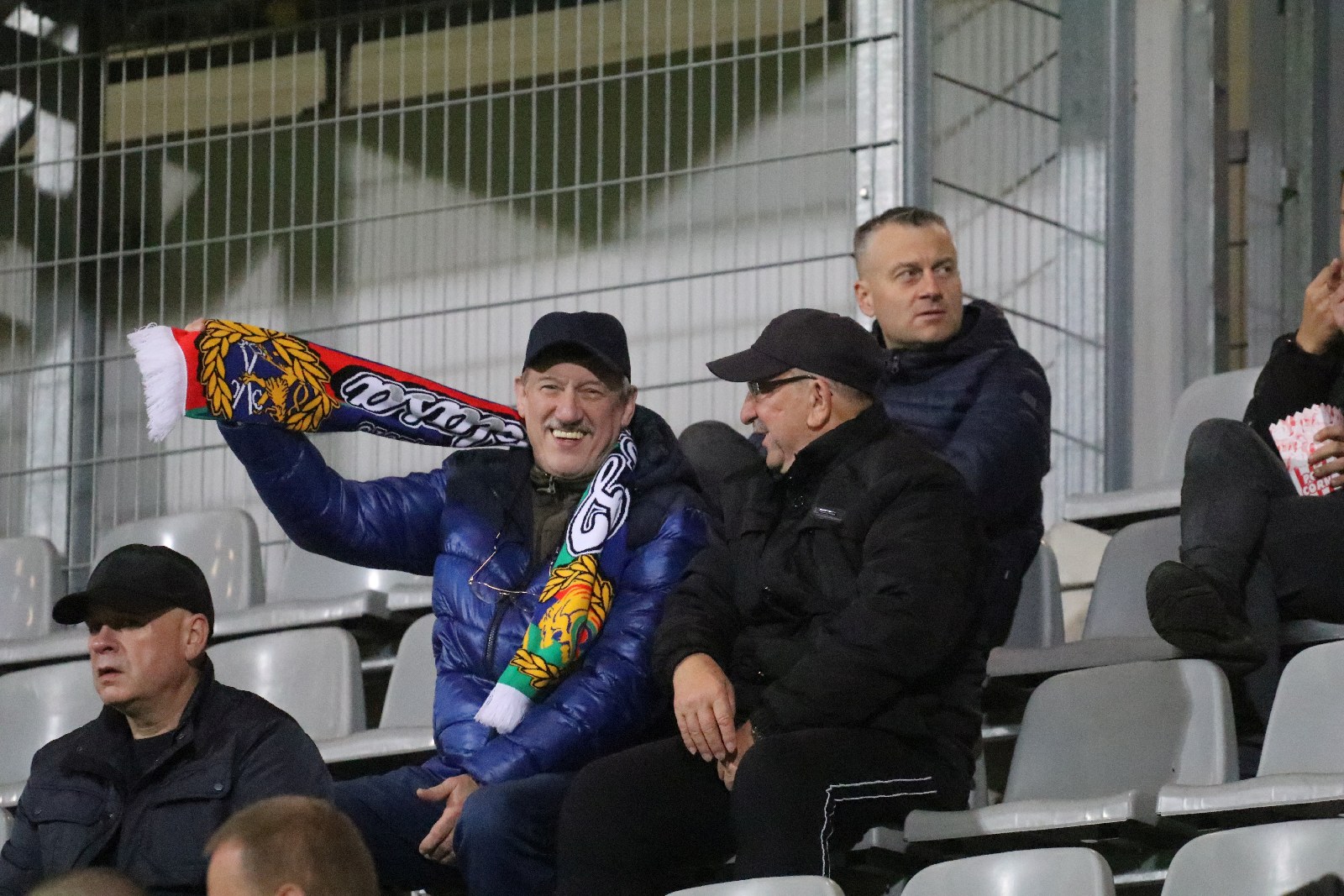 Mimo dopingu kibiców piłkarze Miedzi nie dali rady Łęcznej