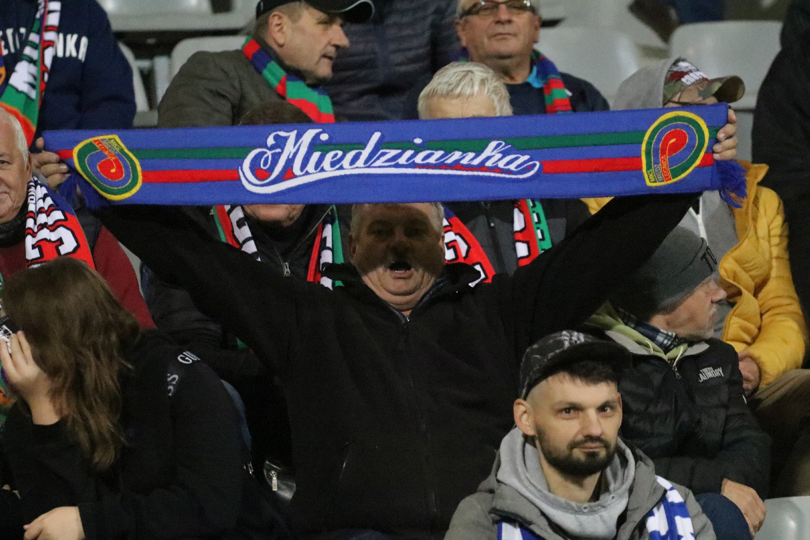 Mimo dopingu kibiców piłkarze Miedzi nie dali rady Łęcznej