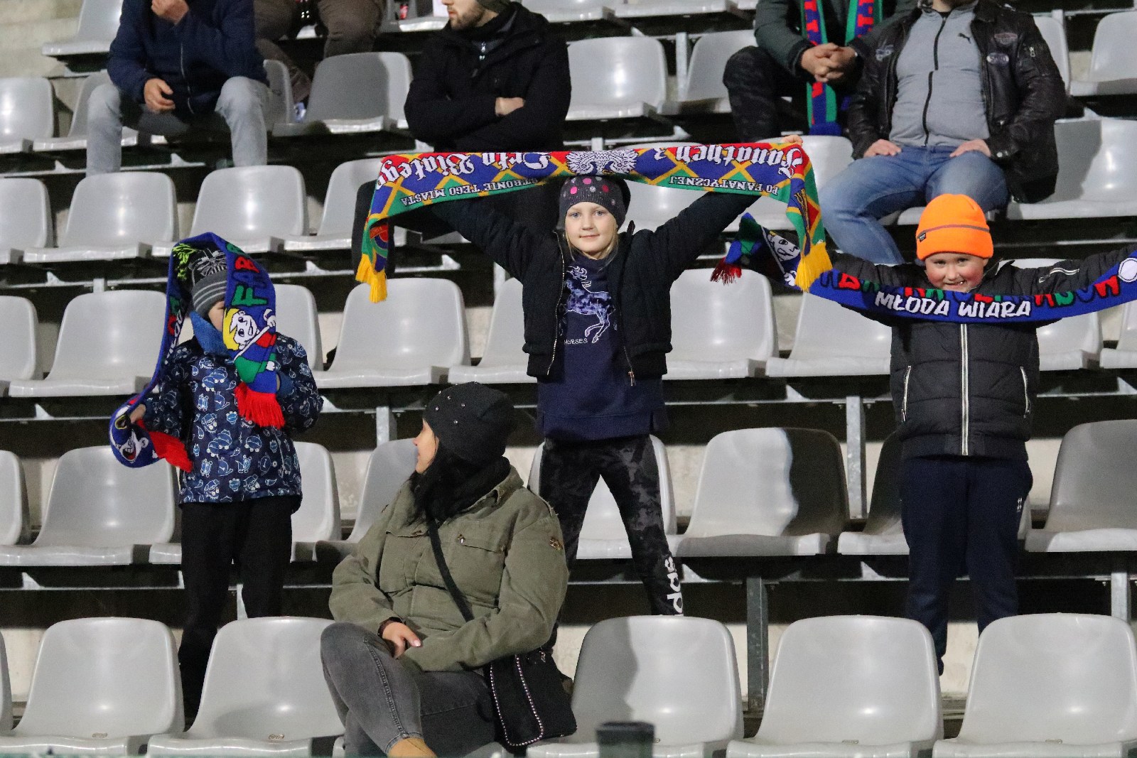 Mimo dopingu kibiców piłkarze Miedzi nie dali rady Łęcznej