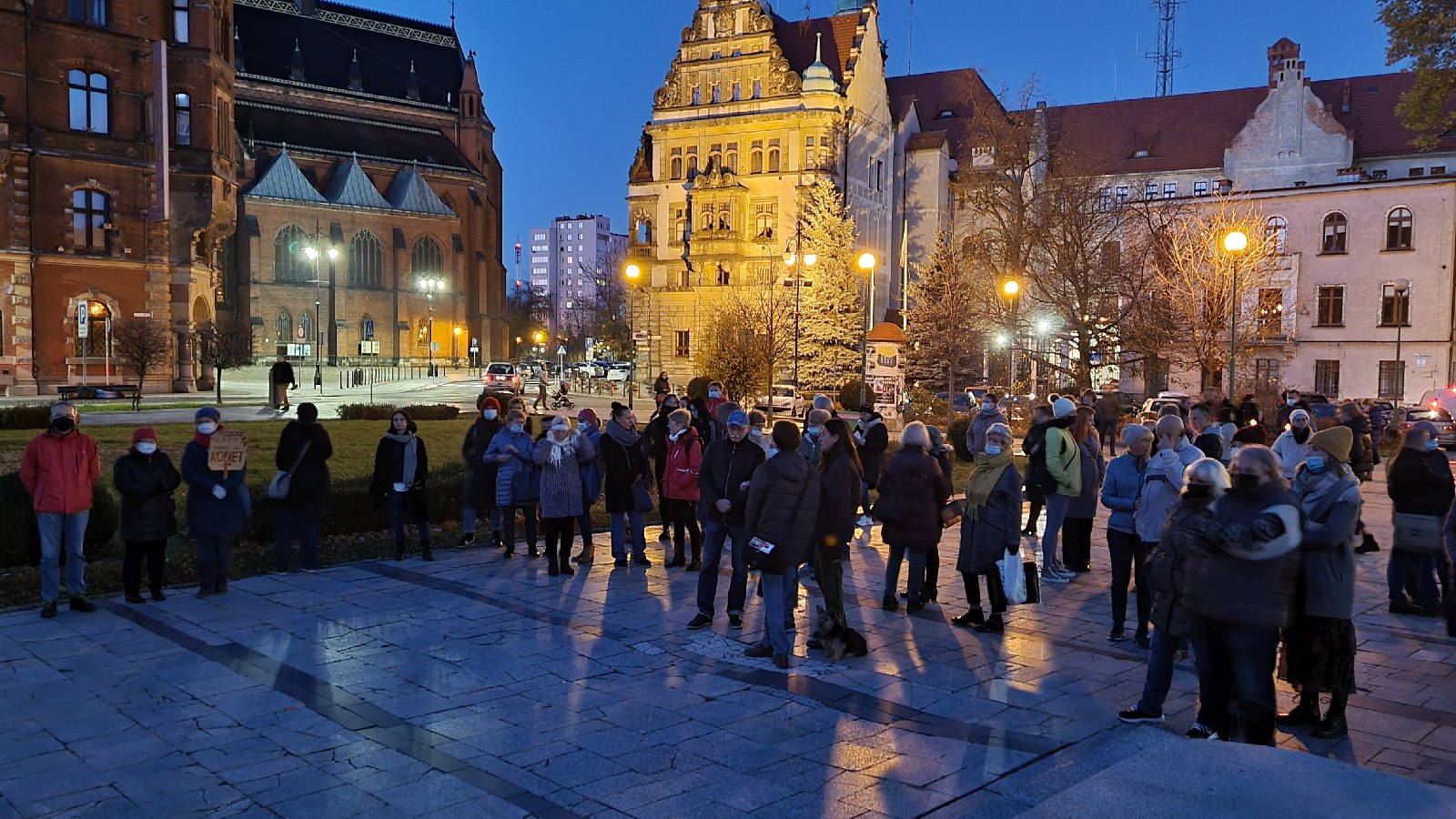 „Ani jednej więcej”. Milczący protest w Legnicy