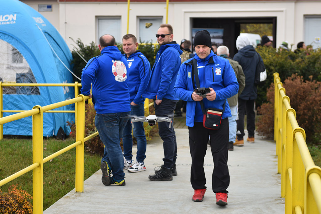Pierwsze zanurzenie Legnickich Morsów. Sezon kąpieli rozpoczęty