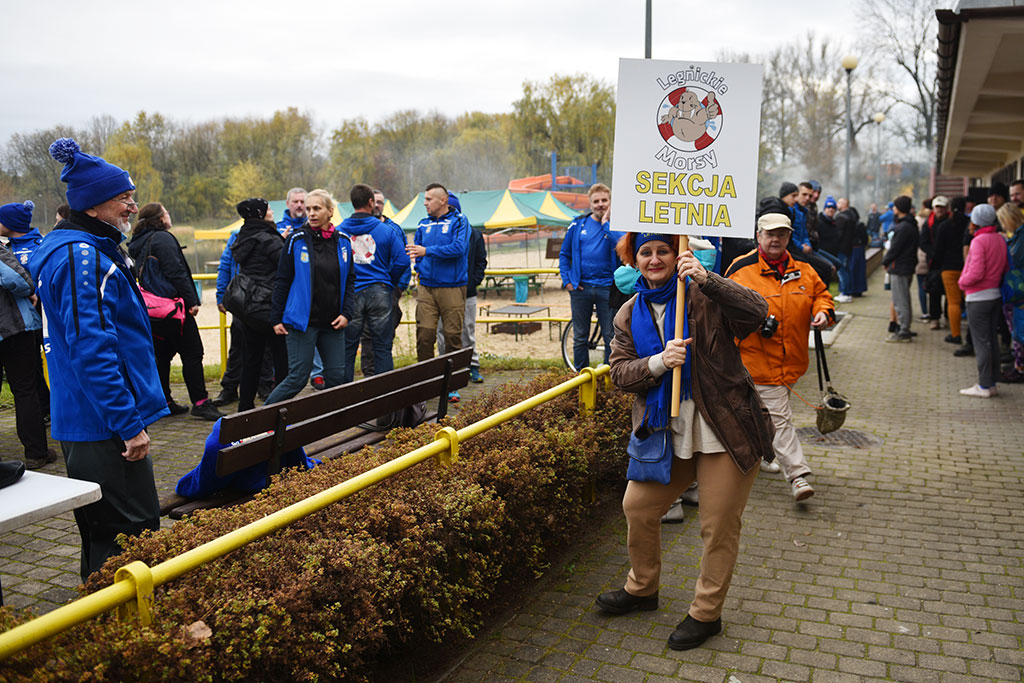 Pierwsze zanurzenie Legnickich Morsów. Sezon kąpieli rozpoczęty