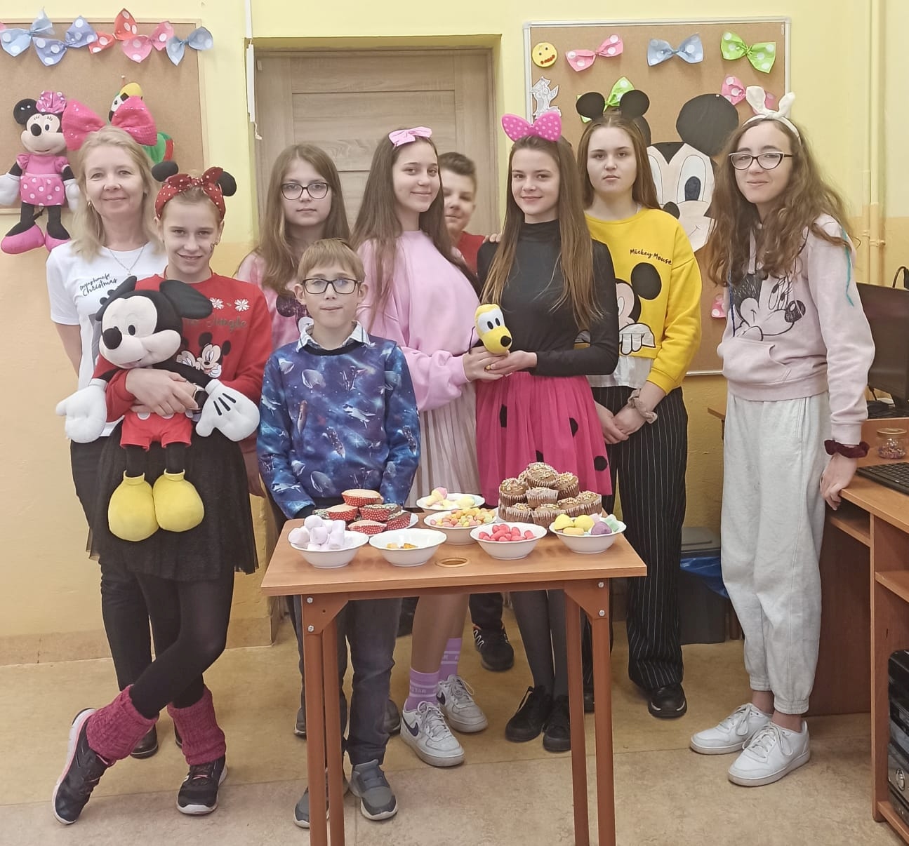 Bajkowe postaci zagościły wśród uczniów kunickiej podstawówki