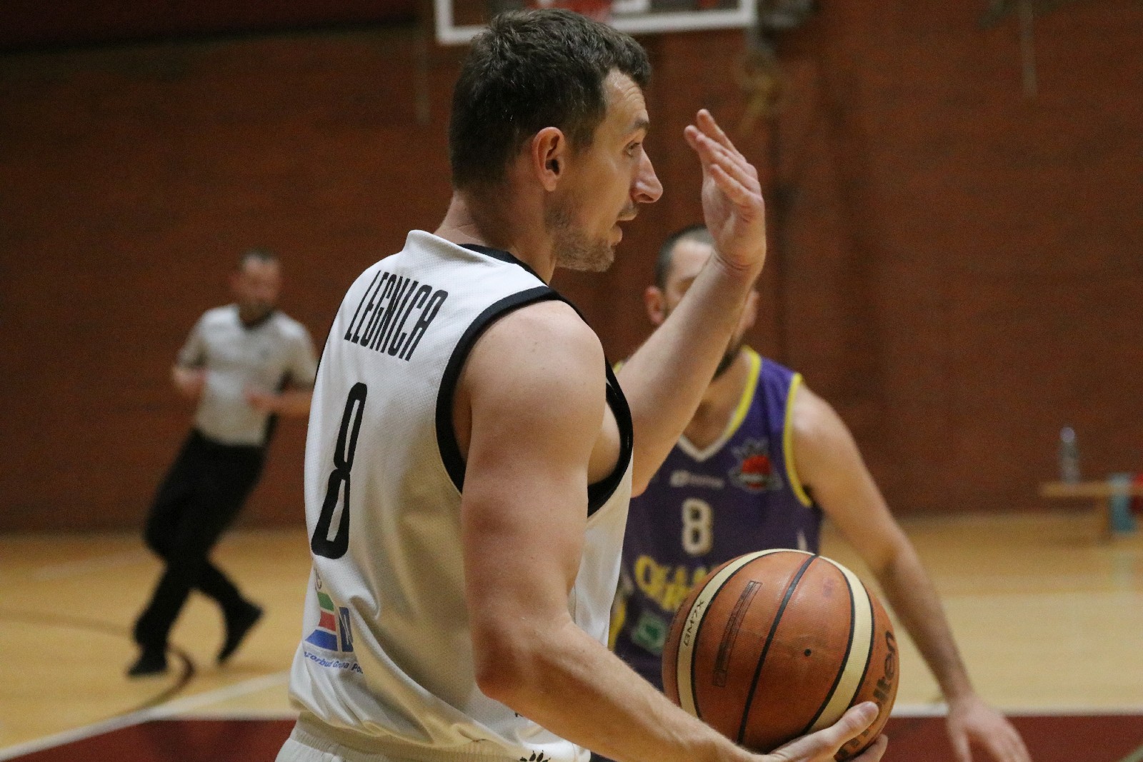Koszykarze Basketu wygrali we własnej hali z Chrobrym