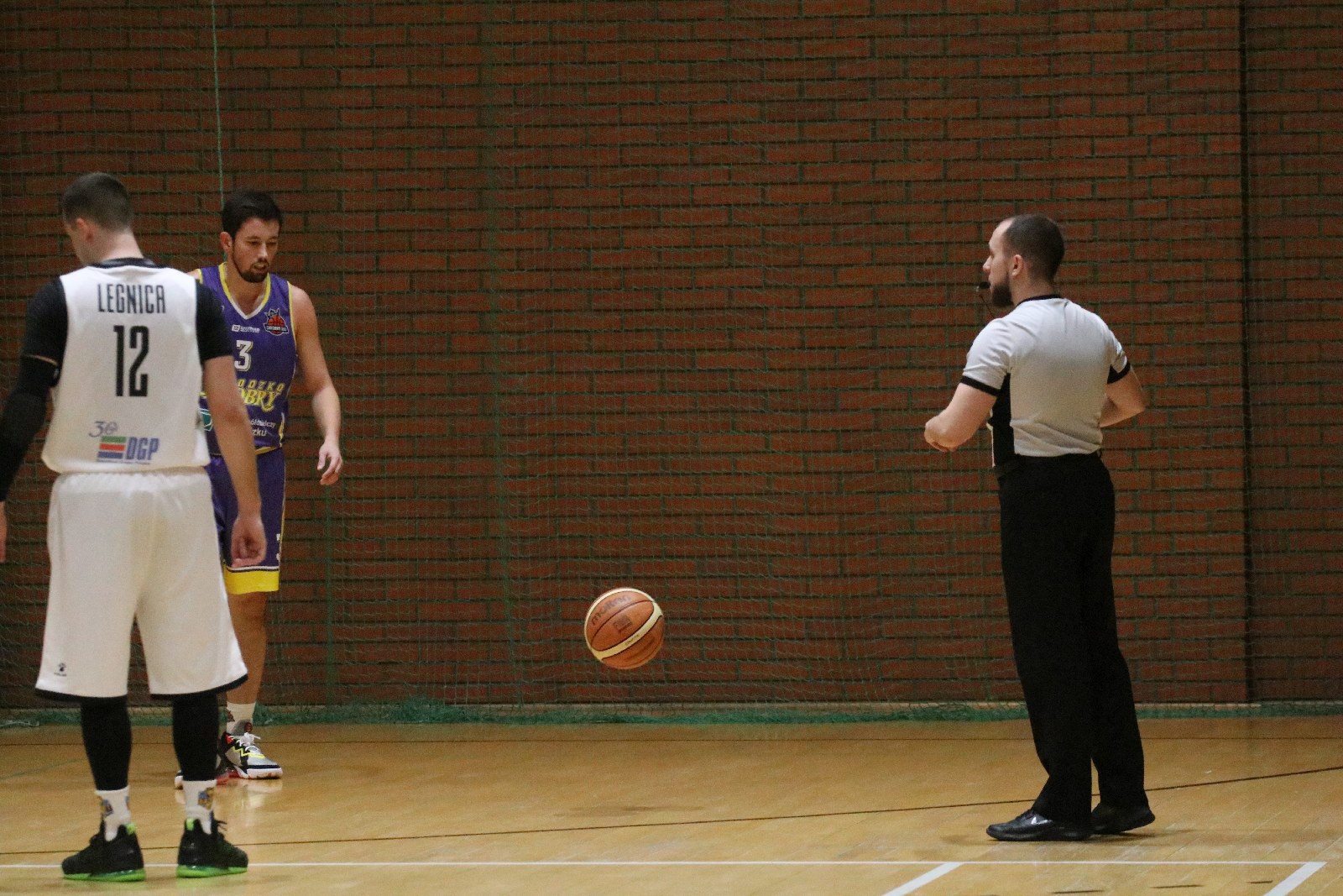 Koszykarze Basketu wygrali we własnej hali z Chrobrym