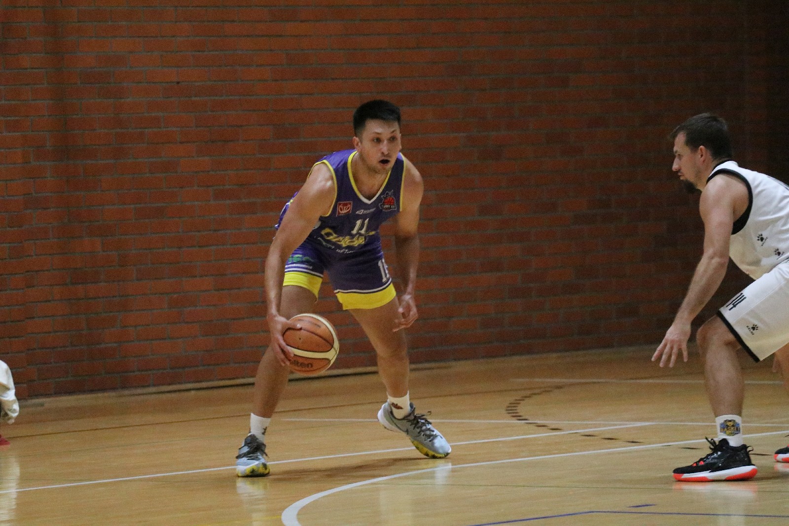 Koszykarze Basketu wygrali we własnej hali z Chrobrym