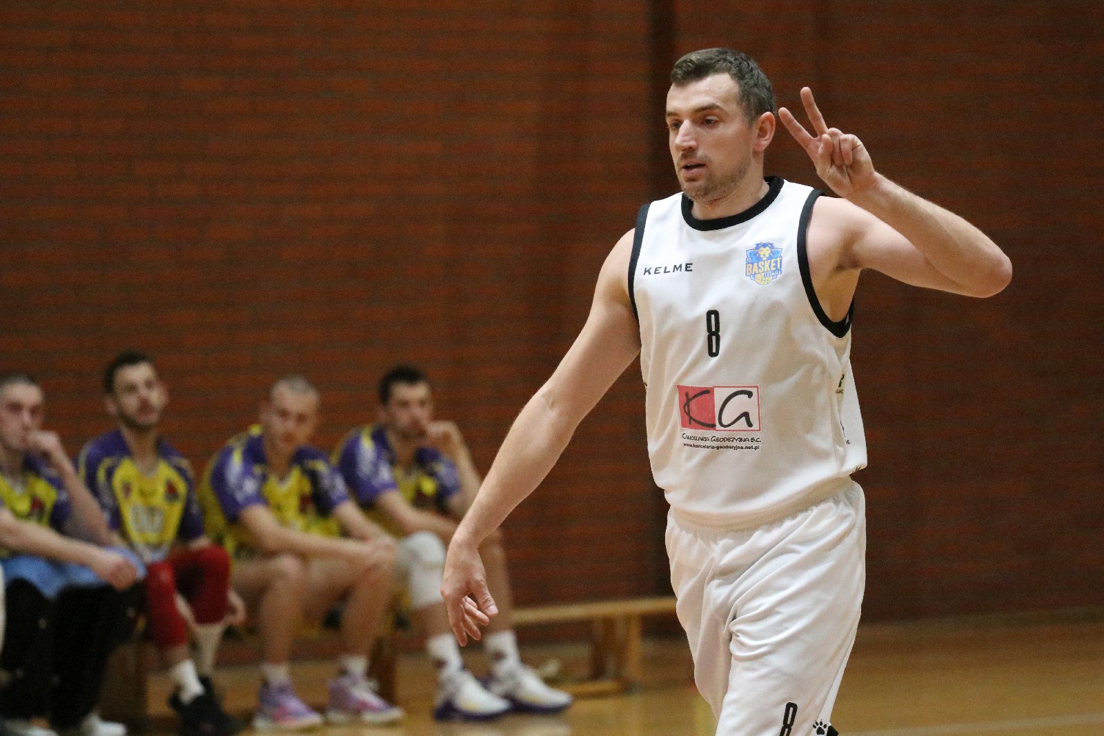 Koszykarze Basketu wygrali we własnej hali z Chrobrym