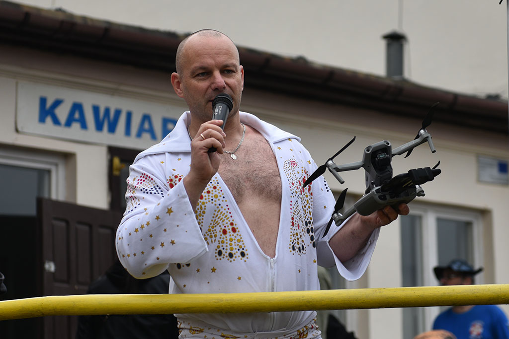 Pierwsze zanurzenie Legnickich Morsów. Sezon kąpieli rozpoczęty