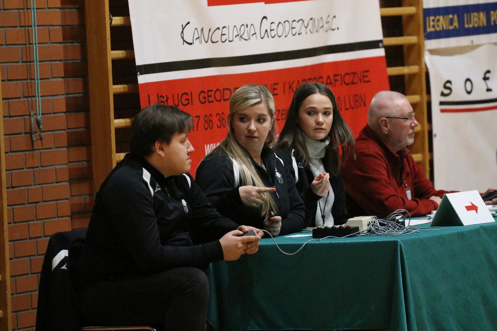 Koszykarze Basketu wygrali we własnej hali z Chrobrym
