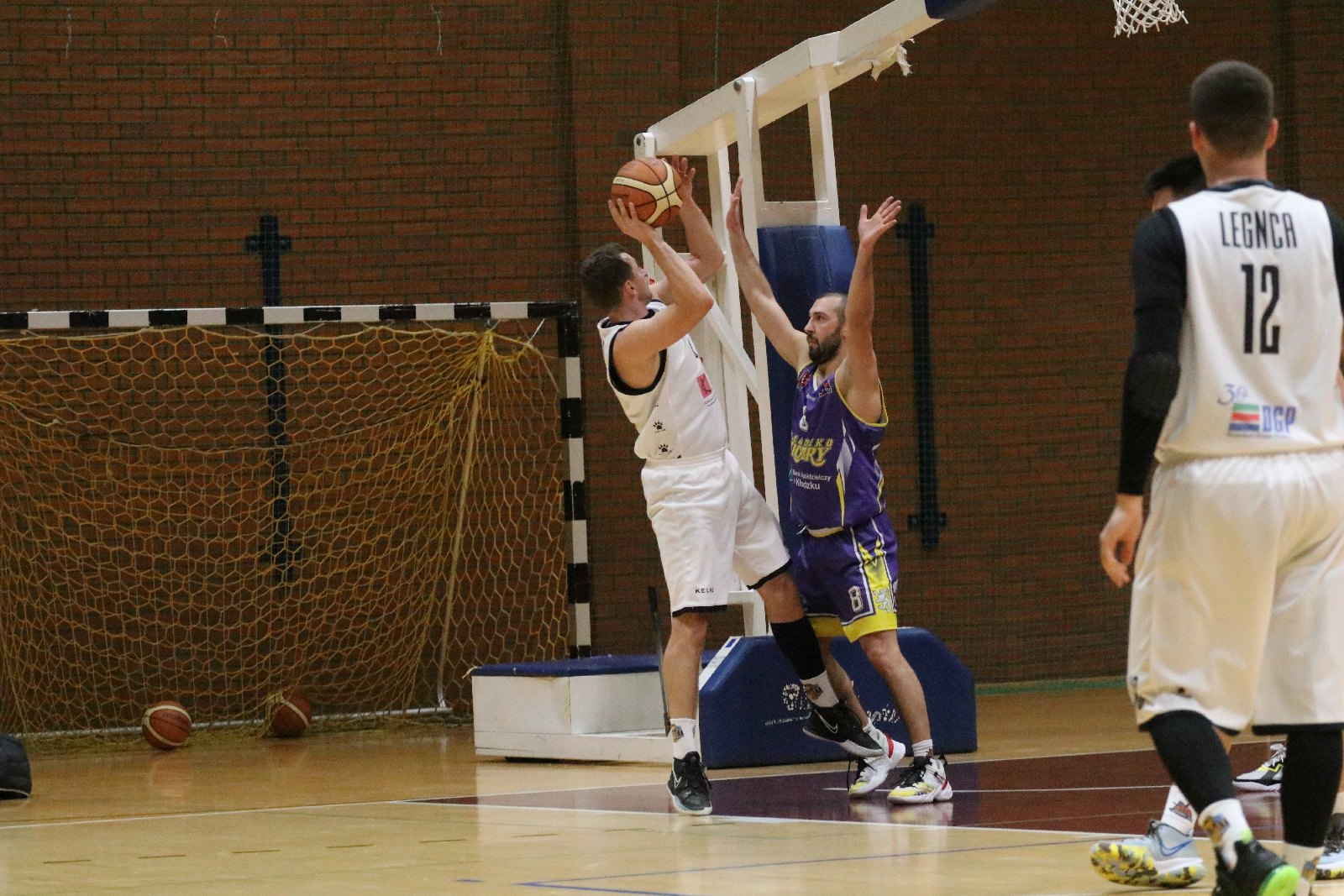 Koszykarze Basketu wygrali we własnej hali z Chrobrym