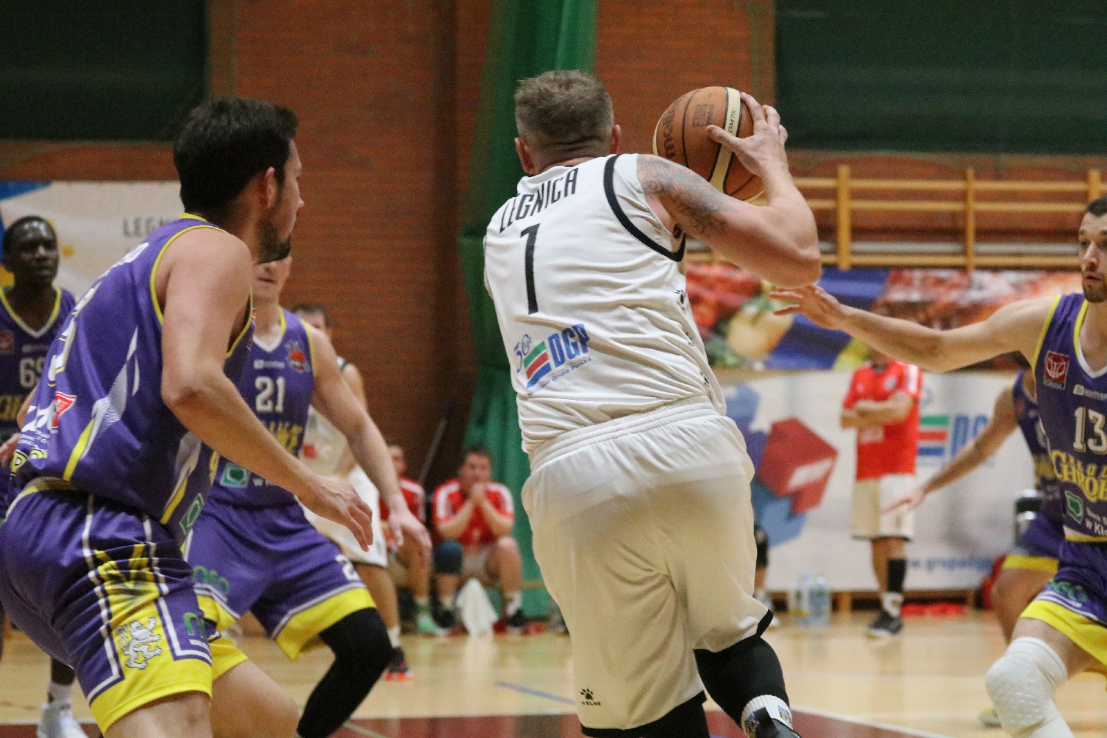 Koszykarze Basketu wygrali we własnej hali z Chrobrym