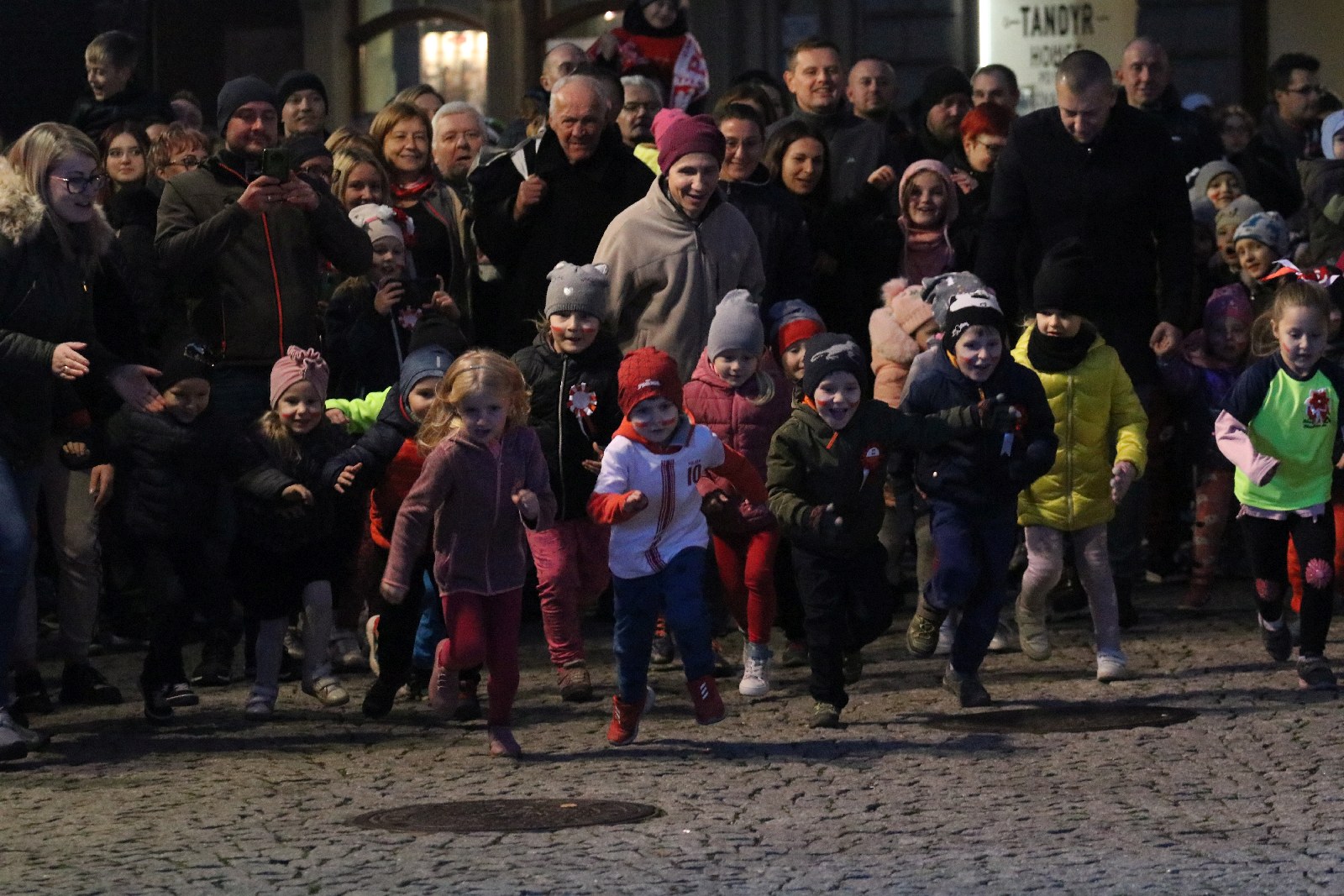 Legnicki Bieg Niepodległości. Biegi dzieci i młodzieży